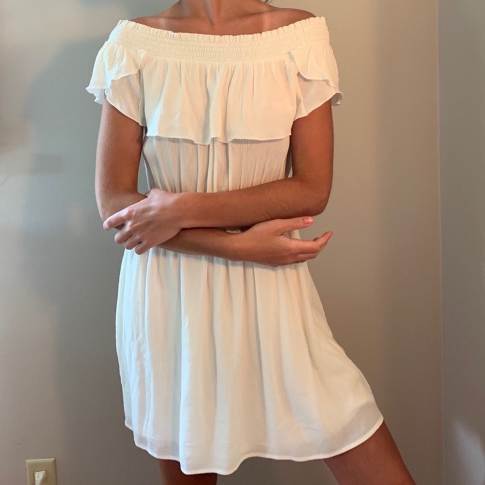 EXPRESS-Off the shoulder dress!